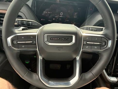 Used 2025 GMC Yukon XL Denali AWD/4WD image 13