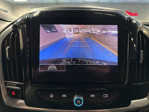 Used 2020 Chevrolet Traverse LT image 35