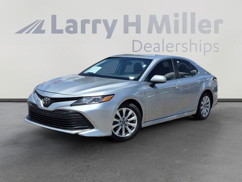 Used 2020 Toyota Camry LE FWD image 1