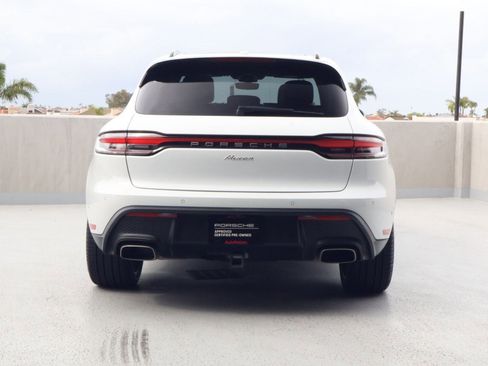 Certified 2023 Porsche Macan image 10