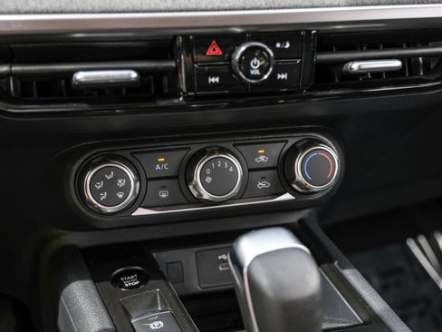 Used 2025 Nissan Kicks SV w/ Illumination Package FWD image 21