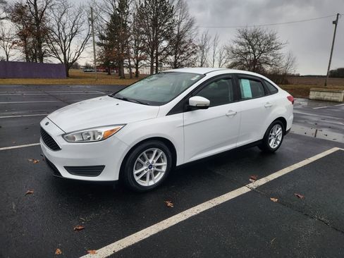 Used 2016 Ford Focus SE image 4