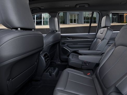 New 2026 Jeep Grand Cherokee L Limited w/ Limited Altitude Package AWD/4WD image 23