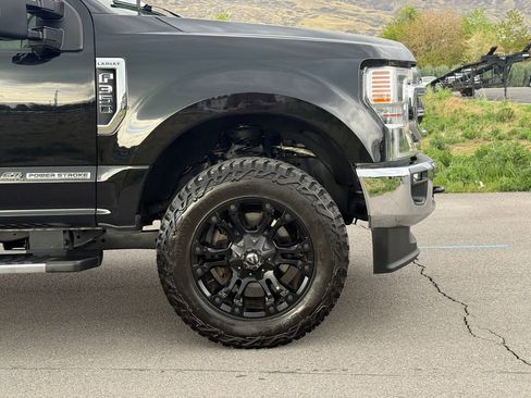 Used 2022 Ford F350 Lariat w/ Lariat Ultimate Package AWD/4WD image 3