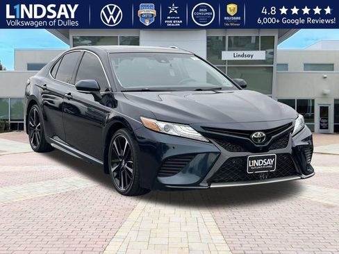 Used 2018 Toyota Camry XSE image 1