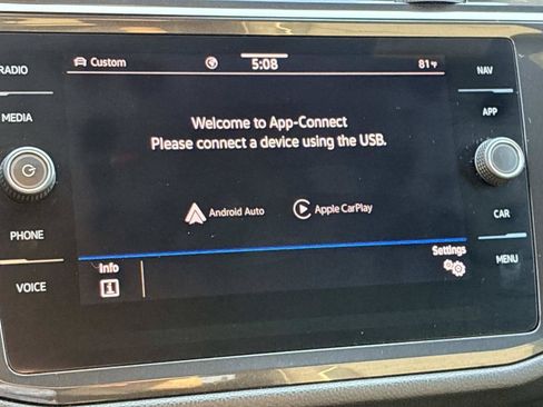 Certified 2024 Volkswagen Tiguan SEL R-Line AWD/4WD image 39