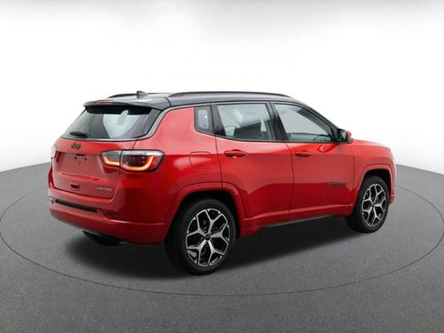 Used 2025 Jeep Compass Limited AWD/4WD image 9
