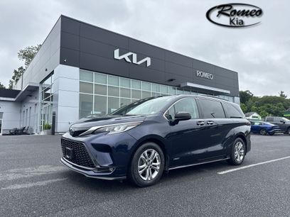 Used 2021 Toyota Sienna XSE w/ XSE Plus Package