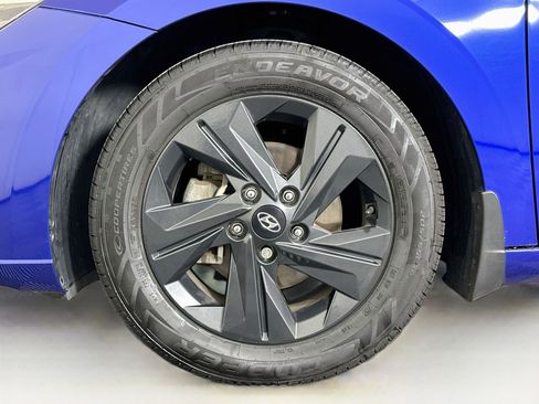 Used 2022 Hyundai Elantra SEL w/ Convenience Package FWD image 11