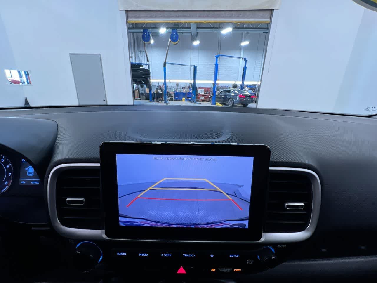Used 2022 Hyundai Venue SEL FWD image 28