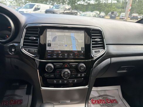 Used 2019 Jeep Grand Cherokee Altitude AWD/4WD image 17