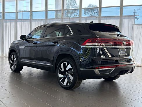 Certified 2025 Volkswagen Atlas Cross Sport SEL image 3