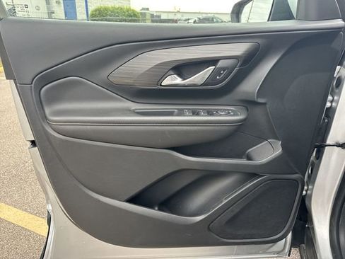 Used 2022 GMC Terrain SLE w/ Driver Convenience Package FWD image 22