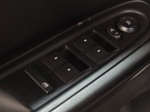Used 2016 Chevrolet Traverse LT w/ Style and Technology Package FWD image 27
