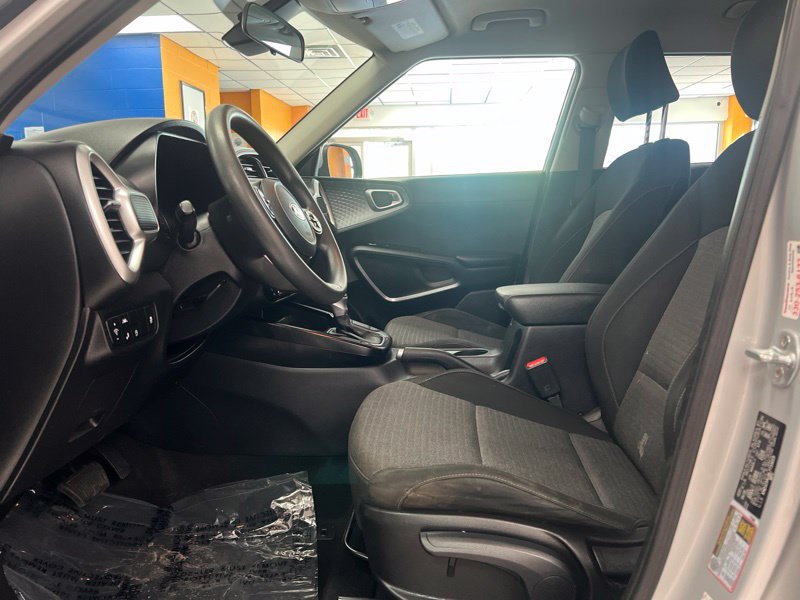 Used 2020 Kia Soul S FWD image 17