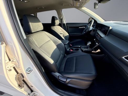 Used 2024 Kia Seltos EX FWD image 16