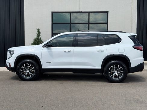 Used 2024 GMC Acadia AT4 w/ Luxury Package AWD/4WD image 2