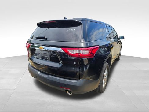 Used 2021 Chevrolet Traverse LS FWD image 18