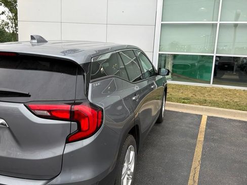 Used 2018 GMC Terrain SLE FWD image 9