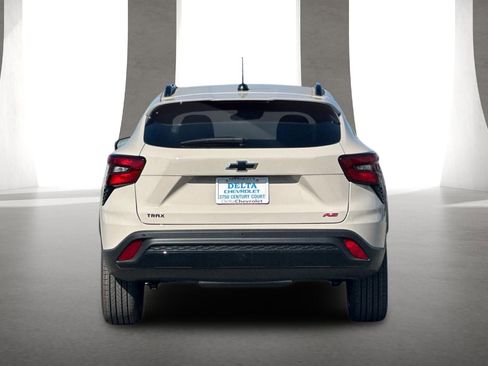 New 2026 Chevrolet Trax RS w/ Driver Confidence Package FWD image 5