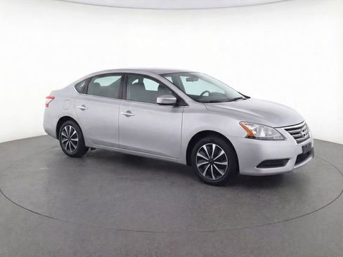 Used 2015 Nissan Sentra SV image 1
