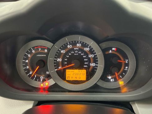 Used 2007 Toyota RAV4 Limited AWD/4WD image 12