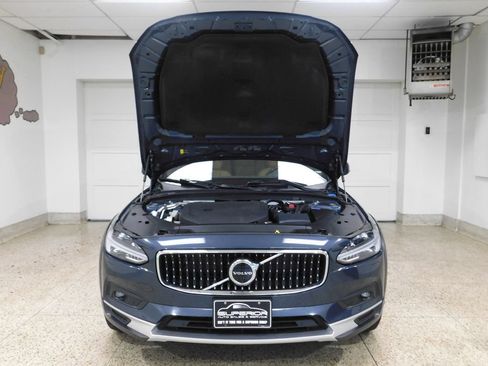 Used 2023 Volvo V90 B6 Cross Country Ultimate AWD/4WD image 9