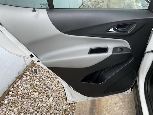 Used 2024 Chevrolet Equinox LS image 16