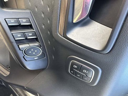 Used 2020 Ford Escape Titanium image 8