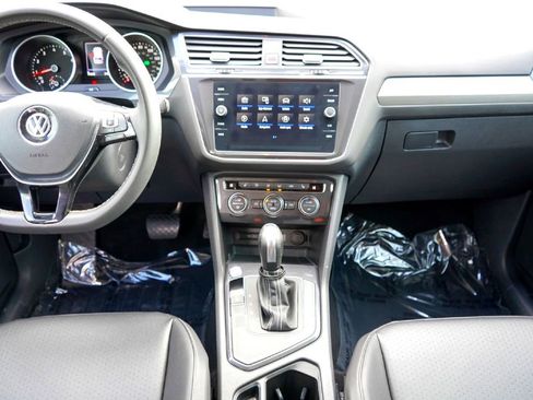 Used 2021 Volkswagen Tiguan SE w/ 3-Row Tiguan MDO Package image 22