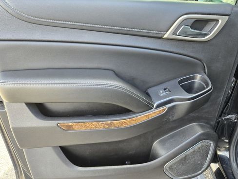 Used 2015 GMC Yukon XL Denali w/ Premium Package image 43