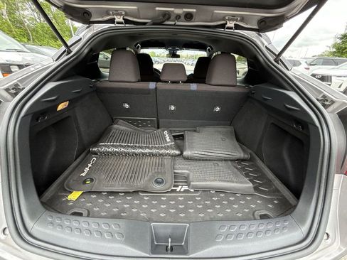 Used 2020 Toyota C-HR XLE FWD image 21