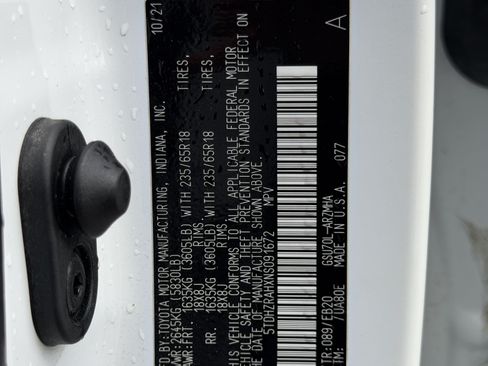 Used 2022 Toyota Highlander XLE FWD image 36