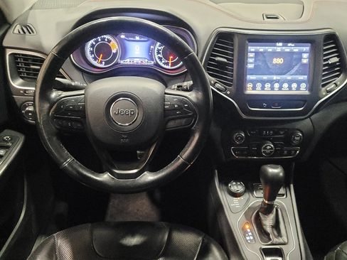 Used 2019 Jeep Cherokee Trailhawk image 22