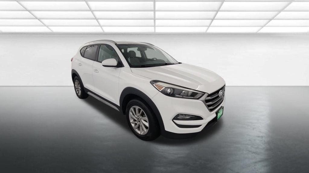 Used 2017 Hyundai Tucson SE w/ SE Popular Package 02 AWD/4WD image 9