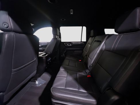 Used 2024 Chevrolet Suburban RST image 17