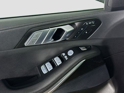 Used 2022 BMW X7 xDrive40i w/ Parking Assistance Package image 24