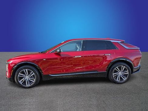 Certified 2024 Cadillac Lyriq Luxury AWD/4WD image 2