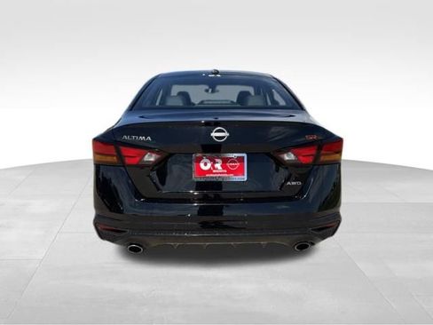 Used 2025 Nissan Altima 2.5 SR AWD/4WD image 9