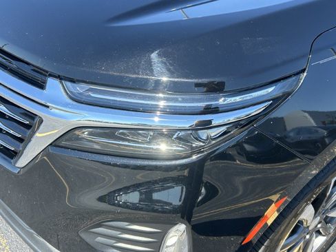 Used 2023 Chevrolet Equinox Premier AWD/4WD image 15