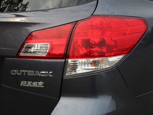 Used 2014 Subaru Outback 2.5i Premium image 41