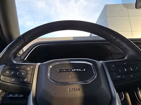 Used 2021 GMC Yukon Denali image 26