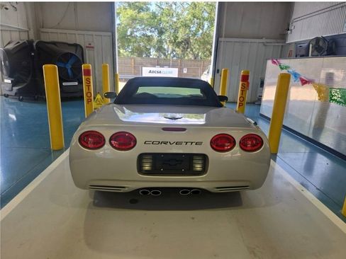 Used 2004 Chevrolet Corvette Convertible w/ Preferred Equipment Group RWD image 5