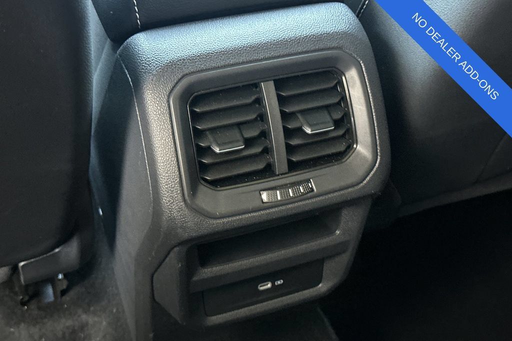 Used 2022 Volkswagen Taos SE FWD image 14
