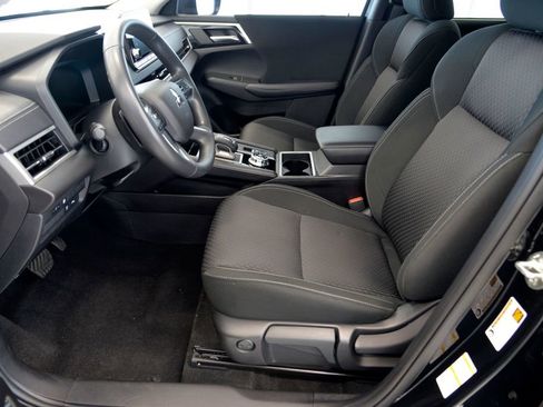 Used 2025 Mitsubishi Outlander ES AWD/4WD image 16