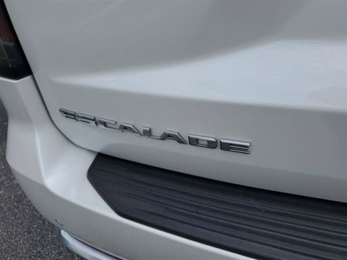 Certified 2023 Cadillac Escalade Premium Luxury AWD/4WD image 11