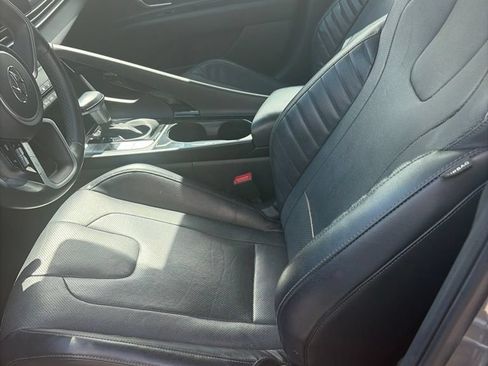 Used 2023 Hyundai Elantra Limited w/ Cargo Package FWD image 4