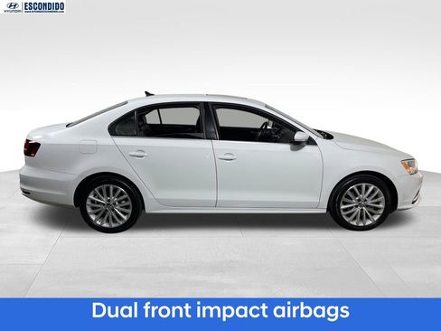 Used 2016 Volkswagen Jetta SEL FWD image 6