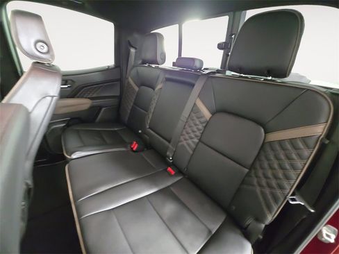 Certified 2025 GMC Canyon Denali image 13