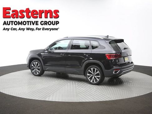 Used 2024 Volkswagen Taos SE FWD image 60